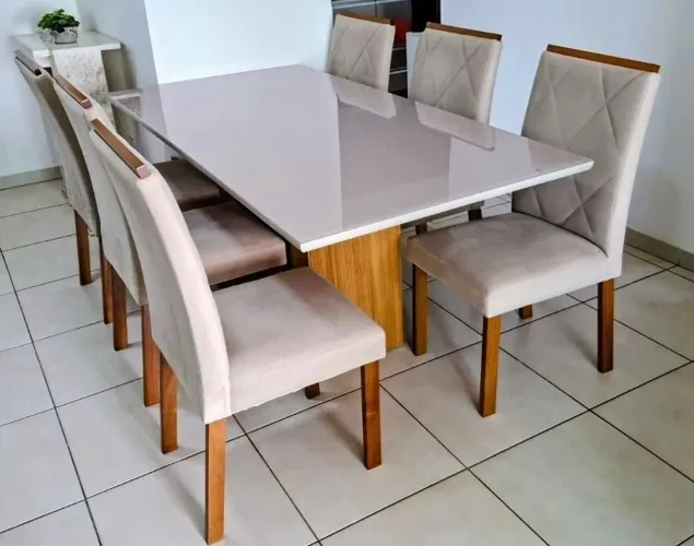 Mesa 6 lugares com cadeiras