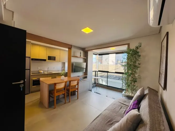 Apartamento para aluguel de temporada com boa localização na Praia de Palmas/SC