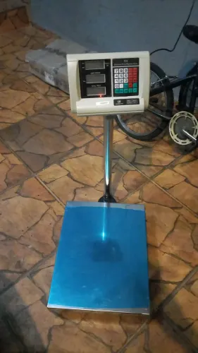 Balança de chão nova