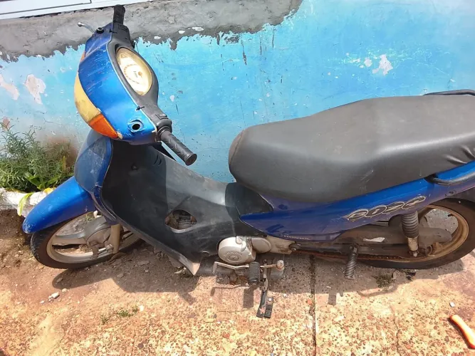 Honda Biz 100 ES 2005 (Partida Elétrica) - Oportunidade para Projeto ou Reforma!
