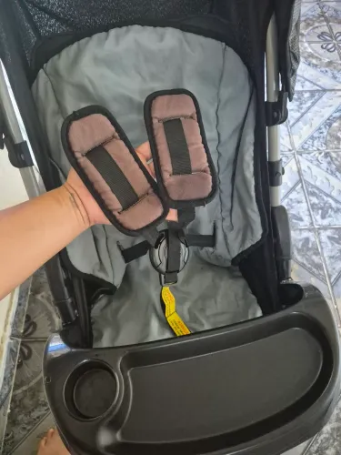 Vendo carrinho de bebê