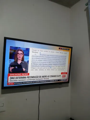 Vendo TV SAMSUNG 32 PL AINDA COM GARANTIA DE 8 MESES RESTANTES 