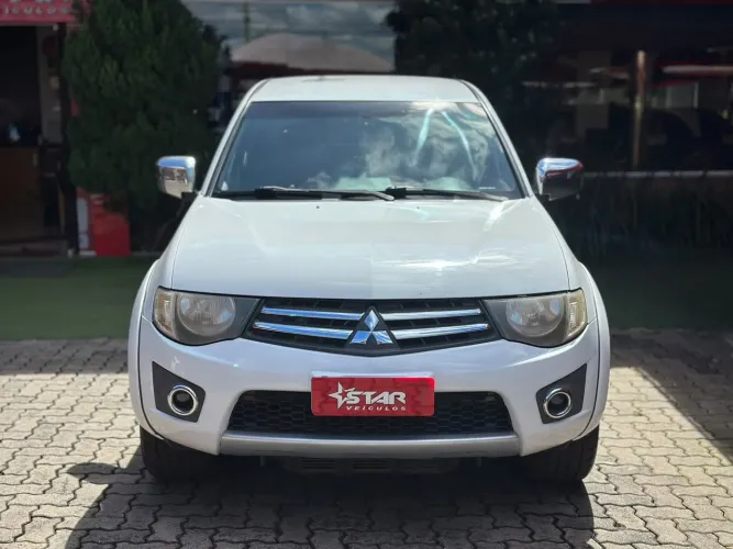 Mitsubishi L200 Triton HLS 2.4 Flex 16V CD Mec. 2015