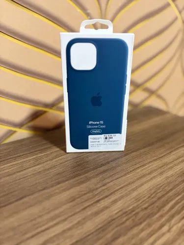 Capa iPhone 15 original Apple azul lacrada