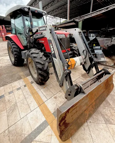 Trator Massey Ferguson