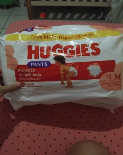 Fralda descartável huggies M