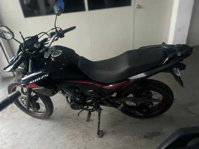 ? Shineray SHI 175 2025 Semi Nova - Excelente Estado - R$ 11.000 