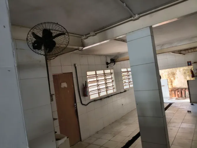 Vende-se 13 ventiladores de parede, retirar na IMBIRIBEIRA