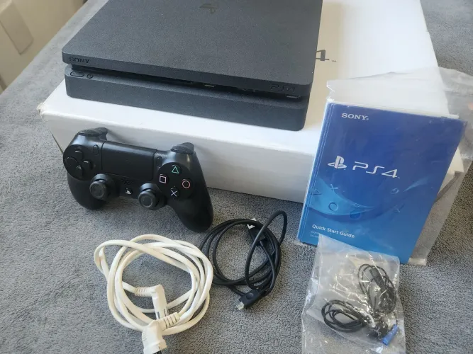 Playstation 4 Slim