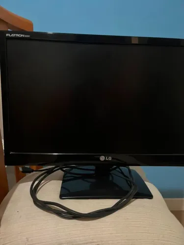 Monitor LG Flatron E2241 21,5 polegadas - para vender rápido