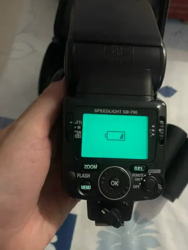 Flash Nikon SB-700