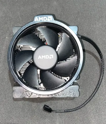 Cooler Processador AMD Wraith Stealth (Novo / Sem Uso) - Socket AM4 / AM5