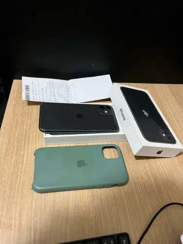 iPhone 11 64GB preto, único dono, original, NF, caixa, capa e película
