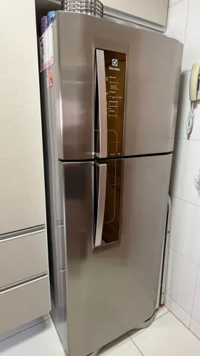 Geladeira Eletrolux 427 litros