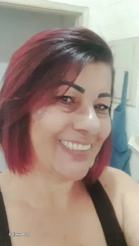 Cuidadora de idosos e pessoas enfermeiras 
