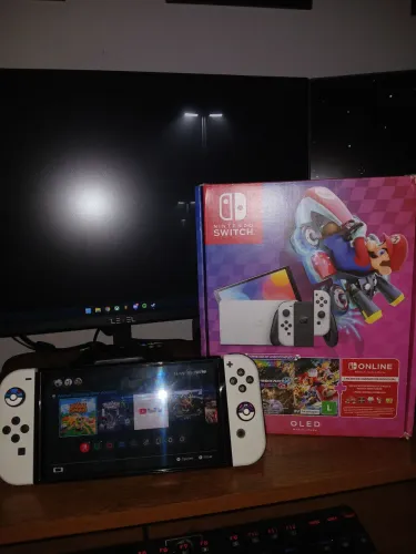 Nintendo Switch Oled + 2 jogos + Case protetora