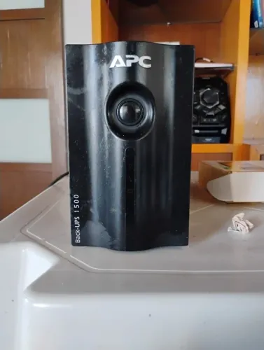 NOBREAK APC BACK-UPS 1500VA / 825W