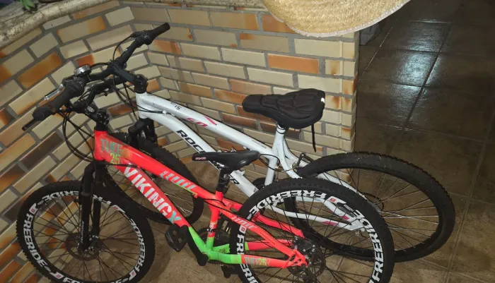 Bicicleta pouco usada.