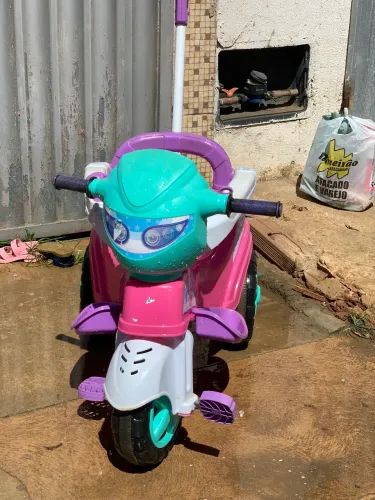 TRICICLO BABY CITY MENINA - SEMINOVO!