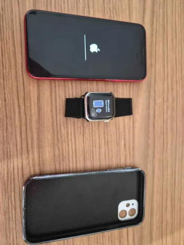 iPhone 11 + Apple Watch SE