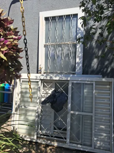 Vendo 02 janelas gravia usadas.
