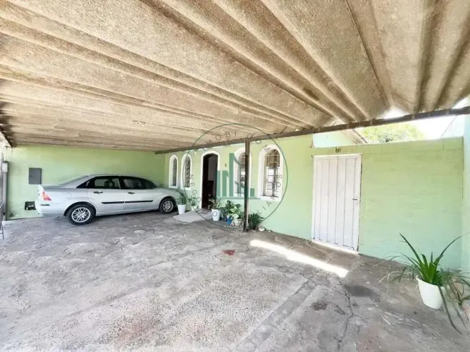 Casa com 4 dormitórios e quintal no Jardim Diamante