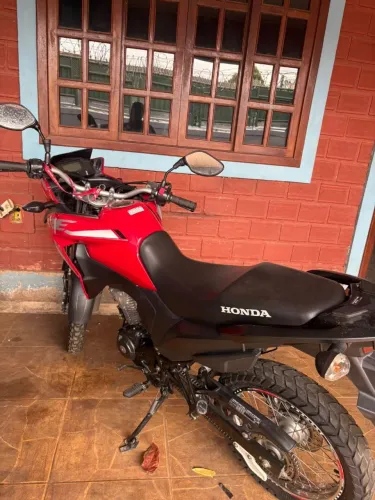 Vendo XRE 190 top dos em dias 