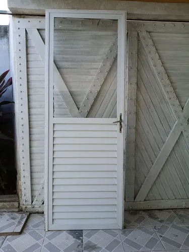 Porta de alumínio completa 