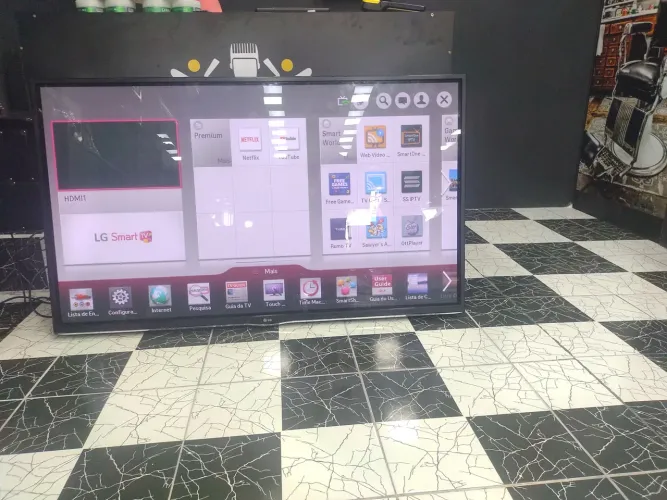 Vendo Smartv lg 65 polegadas lg top de linha com Wi-Fi integrado R$ 2600,00