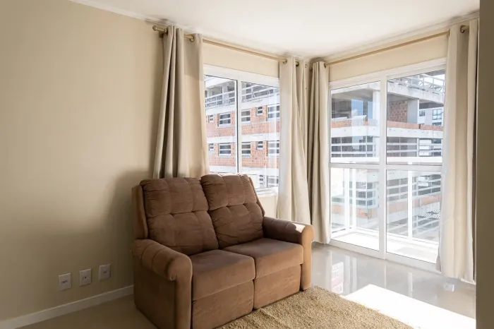 Apartamento mobiliado à venda no Single Residence, Centro: 49m², 1 quarto, sacada com chur