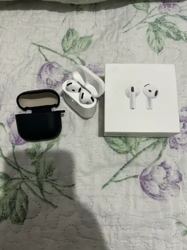 AirPods 4