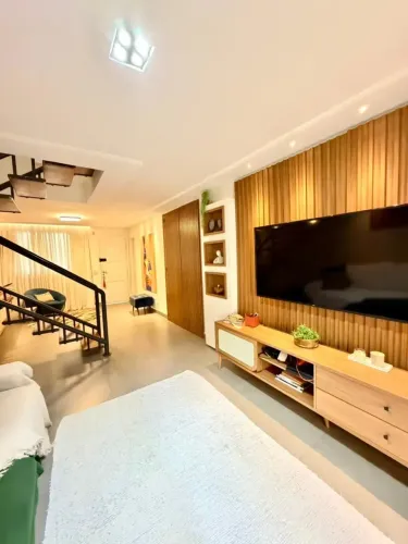 Casa de condomínio em Morada de Laranjeiras