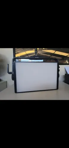 NOVA P300C Kit Aputure - Pouco Uso<br>Valor: R$ 16.000,00