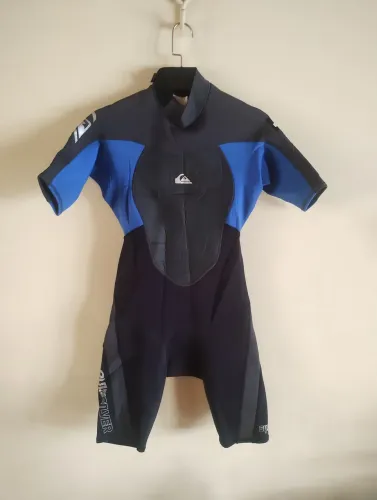 Short john M Quiksilver (quase novo)