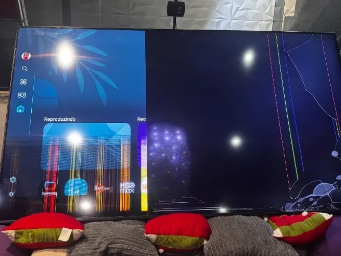Tv com tela quebrada Smart TV 85"Samsung Crystal UHD 4K U8600F 2025,