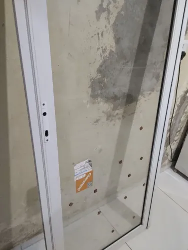 Porta de vidro com alumínio Master 