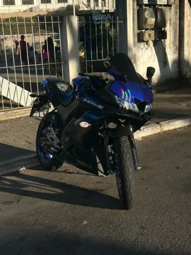 YAMAHA R15 ABS 2025 ÚNICO DONO (leia descrição)