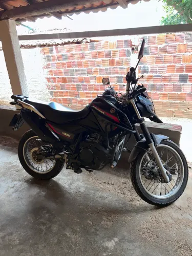 Moto YAMAHA CROSSER 2025