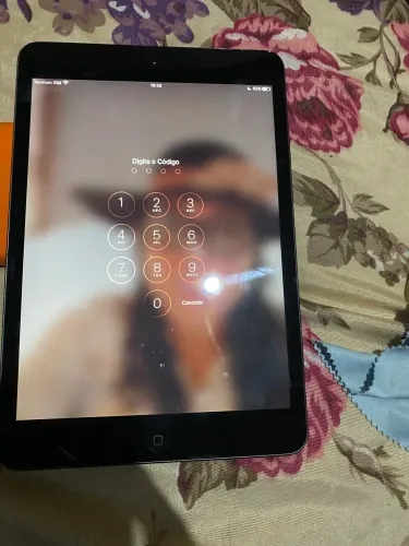 Mini iPad em boas condições