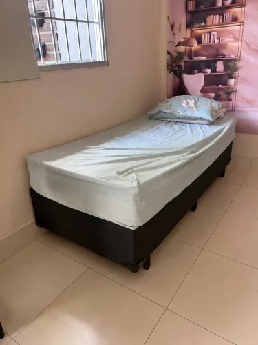 VENDO CAMA BOX DE SOLTEIRO SEMINOVA