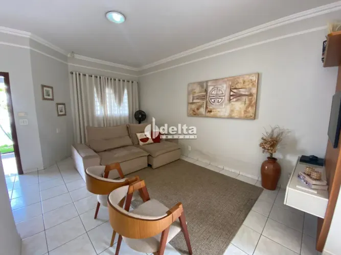 Casa residencial com 3 quartos sendo 1 suíte disponível para locação no bairro Santa Mônic