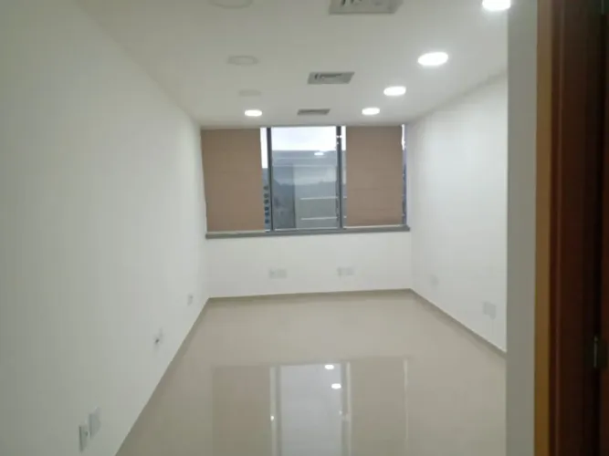 Centro comercial para aluguel possui 21 metros quadrados em Jacarepaguá - Rio de Janeiro -