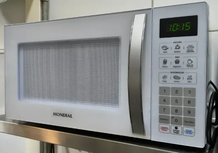 Micro-ondas Mondial 1400W MO-02-34-W