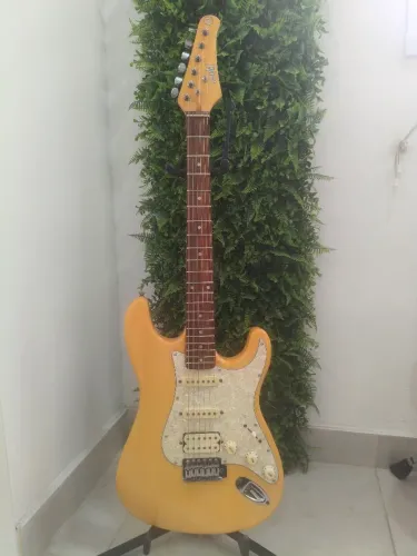 Guitarra stratocaster 