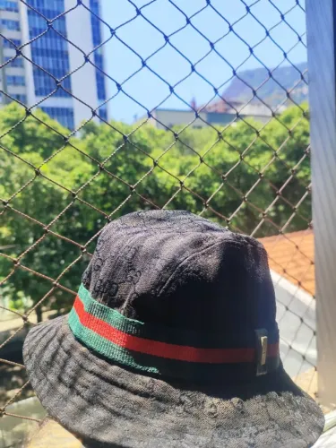 Chapéu Bucket Hat Gucci Preto monograma Dupla Face Autêntico