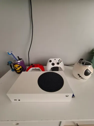 Xbox Series S 512GB + 2 Controles