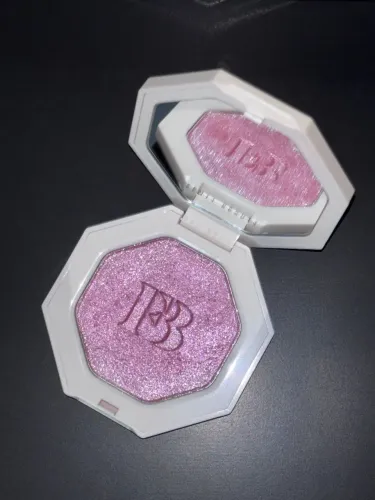 iluminador Fenty Beauty Killawatt Freestyle Highlighter