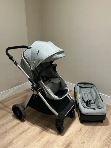 Carrinho de bebê completo INFANTI