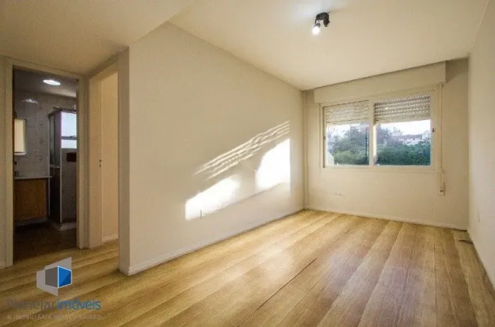 Excelente apartamento de 1 dormitório na Rua Garibaldi, com 44,7 m² de área privativa.