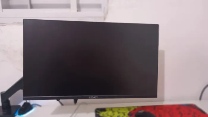 Monitor de 21 polegadas 100hz com caixa e cabos originais preço negociável 